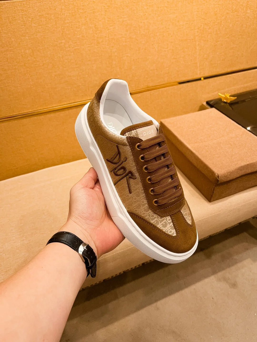 Men's shoes💰 400💰🔥【Dior】🔥Men's high-end brand of shoes official website 1:1 latest masterpiece: the upper is made of Italian imported first-layer cowhide with a comfortable and breathable lining➕original non-slip and wear-resistant outsole🔥, making walking more convenient and comfortable! An exclusive new model, a stunning work, a beautiful 1:1 replica [color] compared to the official quality! Create a fashionable personality to set off your uniqueness! A must-have for trendy men! Classic🔥Size: 38-44 Color: 🔥Multiple colors available🔥